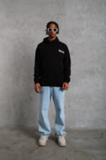 Erkek Oversize Üç İplik Kapüşonlu Sweat – Siyah Kol Ve Etek Ribana Detaylı, Ön Ve Sırt Baskılı, Kanguru Cepli Rahat Kalıp Model - Görsel 4