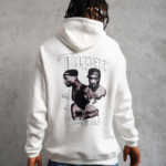 Erkek Oversize Üç İplik Kapüşonlu Sweat – Kol Ve Etek Ribana Detaylı, Ön Ve Sırt Baskılı, Kanguru Cepli Rahat Kalıp Model - Beyaz