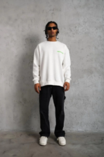 Erkek Oversize Sweatshirt – Beyaz Renk  Ön Ve Sırt Baskılı, Üç İplik İçi Pamuklu Kumaş, Rahat Kalıp, Ribanalı Kışlık Sweat  Winagain Polizei Serisi - Beyaz - Görsel 4