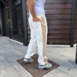 Erkek Üç İplik Kışlık Pamuklu Yandan Garneli Kalın Bej Şeritli Cepli Eşofman Altı - Beyaz - Görsel 4