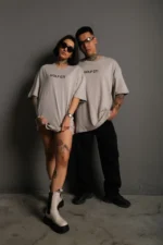 Erkek Oversize Baskılı Tişört – Golf GTI Retro Araba Desenli, Ön - Arka Dijital Baskı, Sokak Modası Stil - Gri - Görsel 2