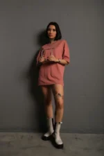 Oversize Baskılı Tişört – Golf GTI Retro Araba Desenli, Ön - Arka Dijital Baskı, Sokak Modası Stil- Gül Kurusu - Görsel 2