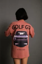Oversize Baskılı Tişört – Golf GTI Retro Araba Desenli, Ön - Arka Dijital Baskı, Sokak Modası Stil- Gül Kurusu - Görsel 3