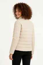 Mikro Su İtici Kapitone Baskılı Astarlı Fermuarlı Bomber Mont - Bej - Görsel 3