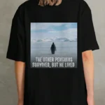 Oversize Tişört - Sırt Baskılı Survivor Penguin Temalı, Felsefi Yazılı Bisiklet Yaka Tişört - Siyah