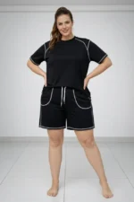 Battal Beden Kısa Kollu Tişört Şort Takım Kontrast Dikiş Detaylı Günlük Ev Giyimi - Siyah - Görsel 2