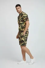 Erkek Kamuflaj Desenli Tişört Şort Takım – Regular Fit Günlük Spor 2’li Yazlık Kombin - Kamuflaj - Görsel 3