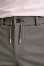 Erkek Diagonel Mikro Dokulu Duble Paça Cepli Pantolon Bağcıklı Bel, Modern Kesim - Haki - Görsel 2