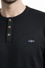 Erkek Waffle Dokulu Likralı Henley Yaka Düğmeli Regular Fit Kısa Kollu T-Shirt - Siyah - Görsel 2
