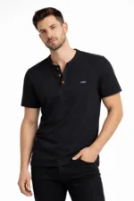 Erkek Waffle Dokulu Likralı Henley Yaka Düğmeli Regular Fit Kısa Kollu T-Shirt - Siyah - Görsel 3