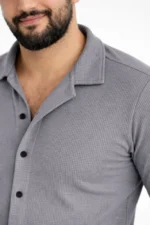 Erkek Waffle Kumaş Uzun Kollu Düğmeli Açık Yaka Regular Fit Gömlek - Füme - Görsel 2