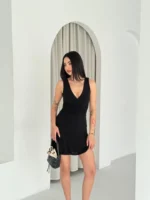 Derin V Yaka Sırt Dekolteli Mini Elbise Drapeli Şık Kolsuz - Siyah - Görsel 3