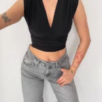 Vatkalı Kolsuz V Yaka Drapeli Crop Bluz Likralı Fit - Siyah