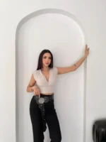 Vatkalı Kolsuz V Yaka Drapeli Crop Bluz Likralı Fit - Boyalı Gri - Görsel 2