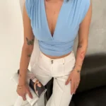 Vatkalı Kolsuz V Yaka Drapeli Crop Bluz Likralı Fit - Bebek Mavisi