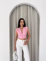 Vatkalı Kolsuz V Yaka Drapeli Crop Bluz Likralı Fit - Pembe - Görsel 4