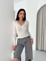 Dantel Detaylı V Yaka Arkası V Yaka Kaşmir Dokulu Uzun Kollu Bluz - Beyaz - Görsel 4