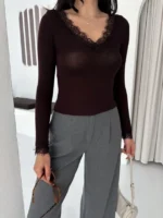 Dantel Detaylı V Yaka Arkası V Yaka Kaşmir Dokulu Uzun Kollu Bluz - Vişne Çürüğü