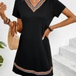 Kadın Kısa Kollu V Yakalı Etnik Desen şerit Detaylı Viskon Elbise