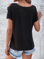 Kadın Kısa Kollu V Yakalı şerit Detaylı Viskon Bluz - Görsel 4