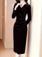 Kadın Uzun Kollu Kruvaze Yakalı Yandan Büzgülü önden çapraz Detaylı Midi Kadife Elbise - Görsel 3