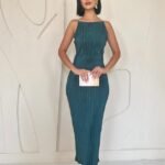 Zümrüt Piliseli Halter Boyun Elbise