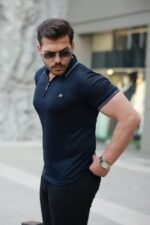 Erkek Yaka Ve Kolları çizgi Detaylı Fermuar Yakalı Kısa Kollu Tişört - Görsel 2