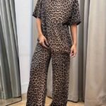 Kadın Kısa Kollu Bisiklet Yaka Iki Iplik Leopar Desenli Bluz Ve Pantolon Ikili Takım