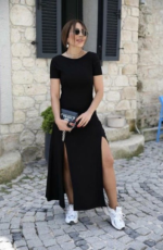 Kadın Kısa Kollu Sırt Dekolteli Yırtmaç Detaylı Viskon Elbise