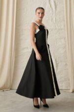 Siyah Güllü Askılı Elbise - Görsel 2