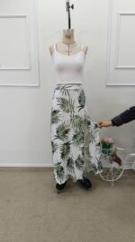 Kadın Ip Askılı Yuvarlak Yaka Kısa Viskon Bluz Ve Desenli Yırtmaçlı Süprem Etek Ikili Takım - Görsel 7