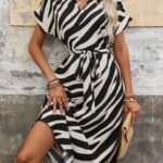 Kadın Kısa Kollu V Hakim Yakalı Zebra Desenli Midi Süprem Elbise