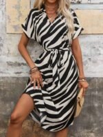 Kadın Kısa Kollu V Hakim Yakalı Zebra Desenli Midi Süprem Elbise