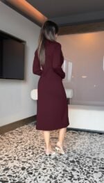 Kadın Uzun Kollu Balıkçı Yaka önden Fermuarlı Yırtmaçlı Midi Viskon Iki Iplik Elbise - Görsel 3