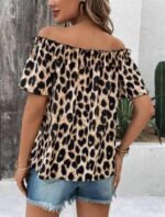 Kadın Madonna Yaka Fırfırlı Leopar Desenli Mikro Kumaş Bluz - Görsel 3