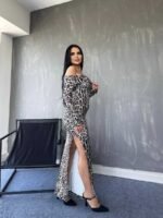 Kadın Madonna Yaka Dalgıç Kumaş Leopar Desen Maxi Boy Derin Yırtmaçlı Elbise - Görsel 3