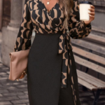 Kadın Uzun Kollu Kruvaze Yaka Dijital Baskılı Fiyonk Detay Atlas Kumaş Elbise