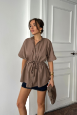 BEL BÜZGÜ DETAYLI POPLİN GÖMLEK - Kahverengi - Görsel 3