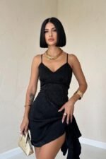 Siyah Jakarlı Asimetrik Elbise - Görsel 2