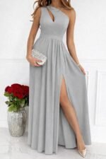 Kadın Omuzlardan Açık Asimetrik Yaka Detaylı Yırtmaçlı Maksi Boy Janjan Krep Elbise