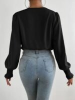 Kadın Uzun Kollu Dökümlü Kruvaze Yaka Kol Ucu Gipeli Sandy Bluz - Görsel 8