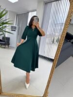 Kadın Kısa Kollu Bisiklet Yaka Fiyonk Broşlu Midi Janjan Krep Elbise - Görsel 4