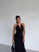 Kadın Boyun Aksesuarlı Halter Yaka Maxi Boy Sandy Kumaş Elbise - Görsel 4