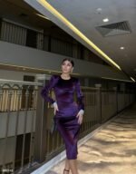 Kadın Bisiklet Yaka Vatkalı Manşet Detay Kadife Kumaş Midi Boy Elbise - Görsel 3