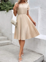 Kadın Kısa Kollu Yakası Açık Belden Lastikli Pileli Kısa Ithal Krep Elbise - Görsel 3