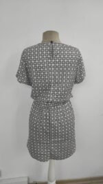 Kadın Kısa Kollu Yuvarlak Yaka Beli Kuşaklı Geometrik Desenli Süprem Elbise - Görsel 8