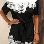 Kadın Tek Omuzu Açık çiçek Desenli Beli Kuşaklı Iki Iplik Mini Short Tulum