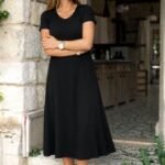 Kadın Kısa Kollu V Yakalı Yırtmaçlı Midi Viskon Elbise