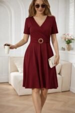 Kadın Kısa Kollu Kruvaze Yakalı önden Toka Detaylı Kısa Viskon Elbise - Görsel 3