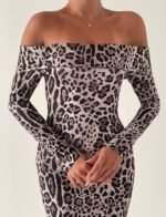 Kadın Madonna Yaka Dalgıç Kumaş Leopar Desen Maxi Boy Derin Yırtmaçlı Elbise - Görsel 6